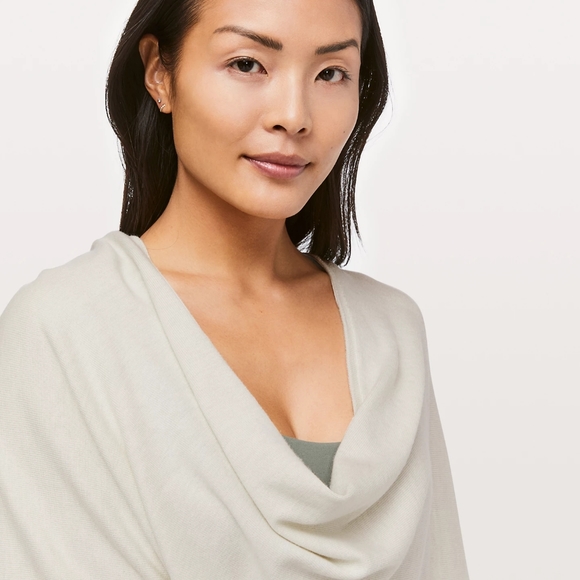 NWT Lululemon Free To Coast Wrap - Picture 4 of 8